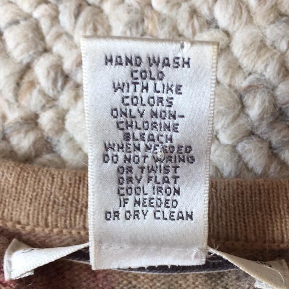 Sarah Spencer Autumn Lambs Wool Cardigan - Picture 6 of 7